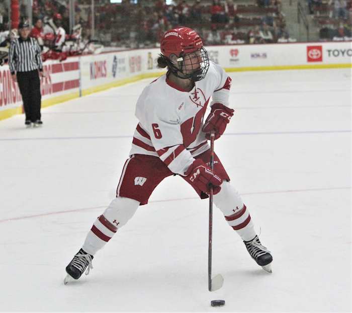 Wisconsin's Lacey Eden control the puck during the team's 6-0 win over Lindenwood on Thursday Sept. 29, 2022 at LaBahn Arena in Madison, Wis. Uwice Lindenwood 7 Sept 29 2022